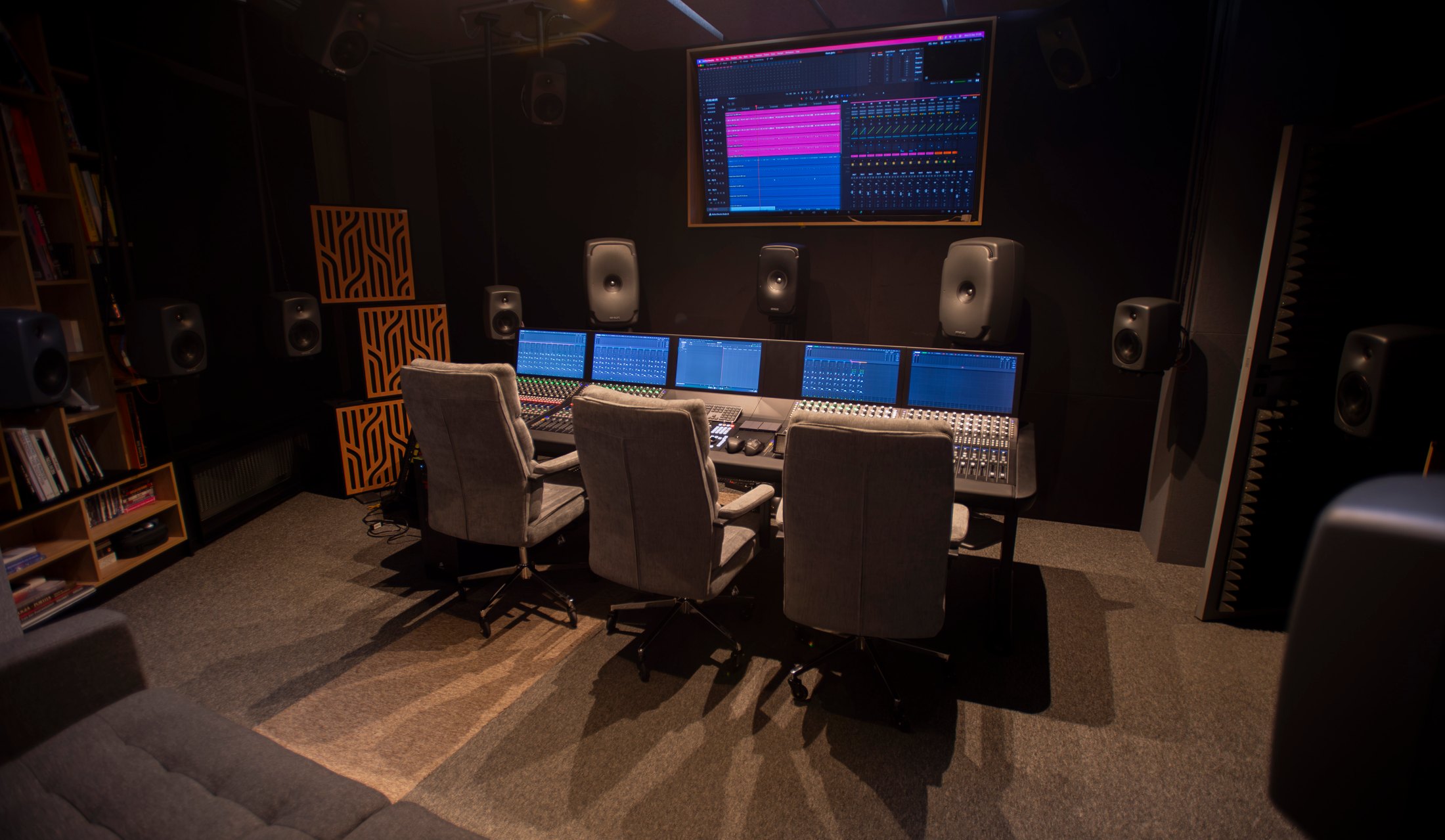 Wide view of the LUNO immersive mixing room
